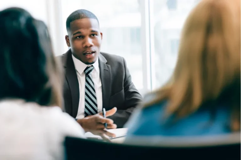 Financial Planning in Melbourne: How to Structure Your Finances in Your 30s and 40s